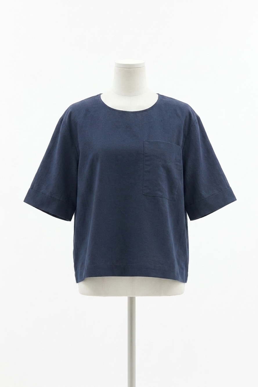 NEW ENTRO crewneck short sleeve top in navy